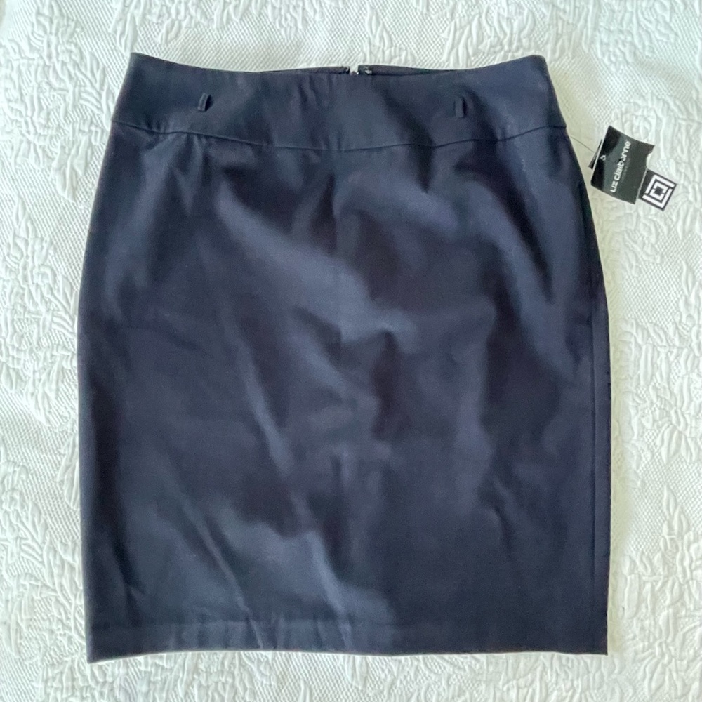 NWT Liz Claiborne Career Essential Above Knee Skirt Pencil Skirt Size 12 Navy